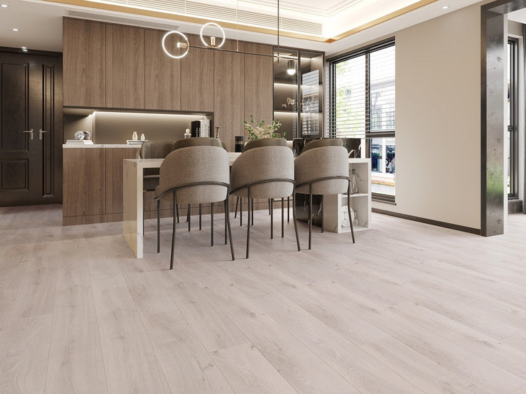 FSOZ2336 Lunar Oak Laminate 12mm AC4 *Special Offer*