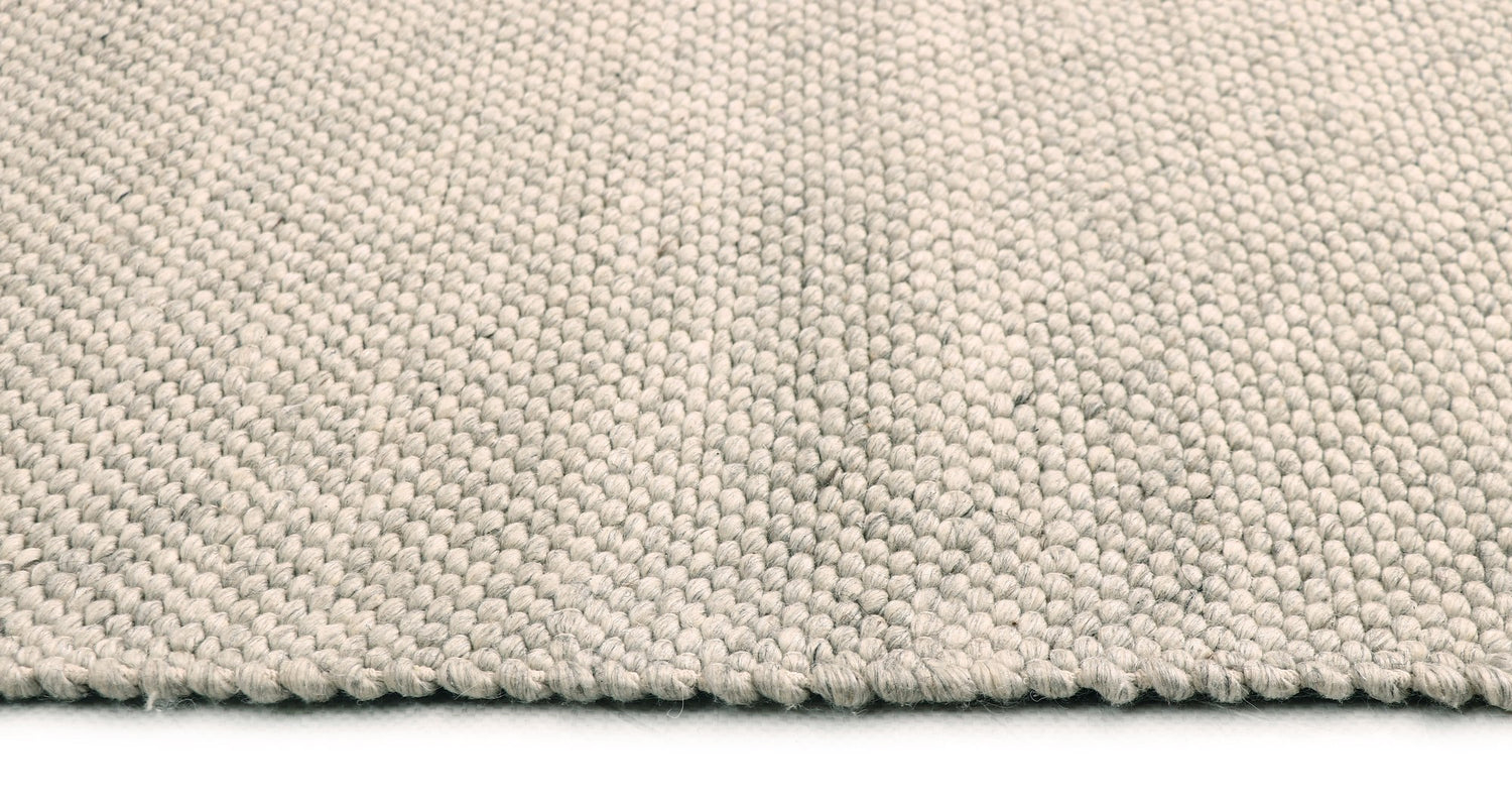 Bela rug in Steel – view 2