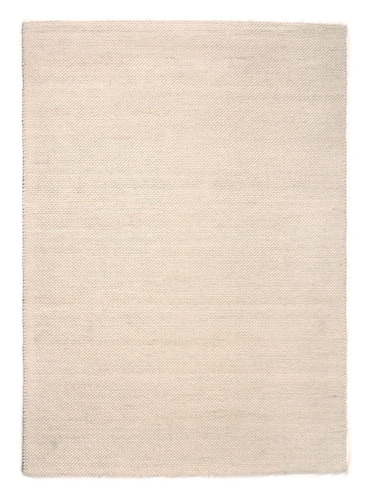 Bela rug in White – full rug view