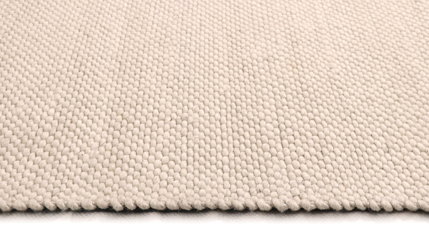 Bela rug in White – view 2