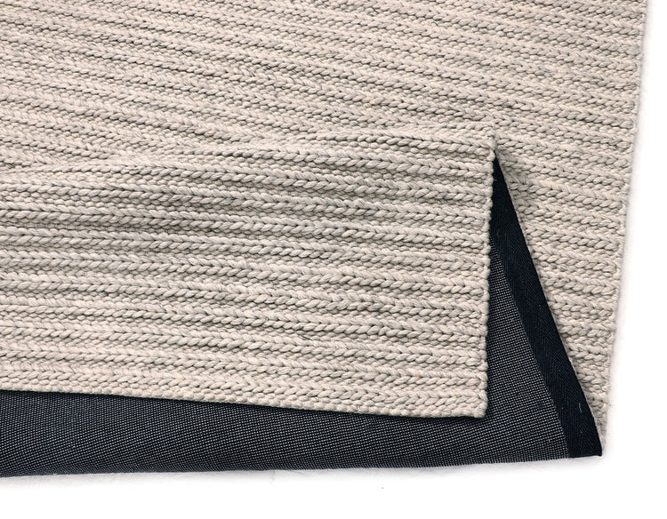 Choti rug in Steel – view 3