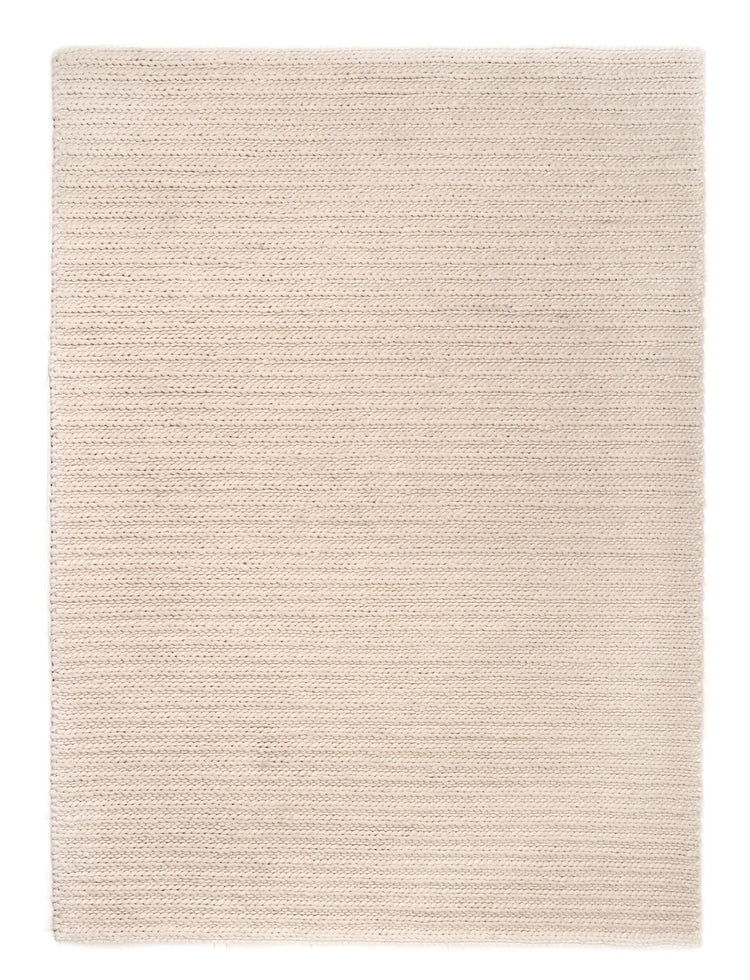 Choti rug in White – full rug view