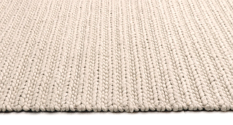 Choti rug in White – view 2
