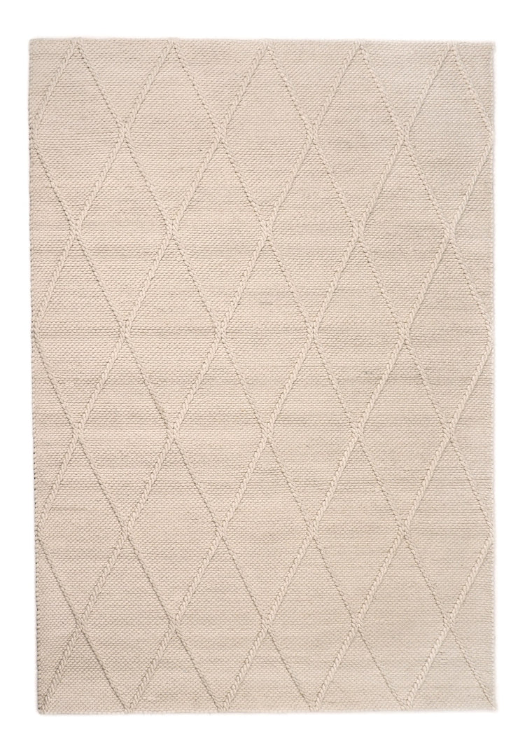 Hallie rug in White – full rug view